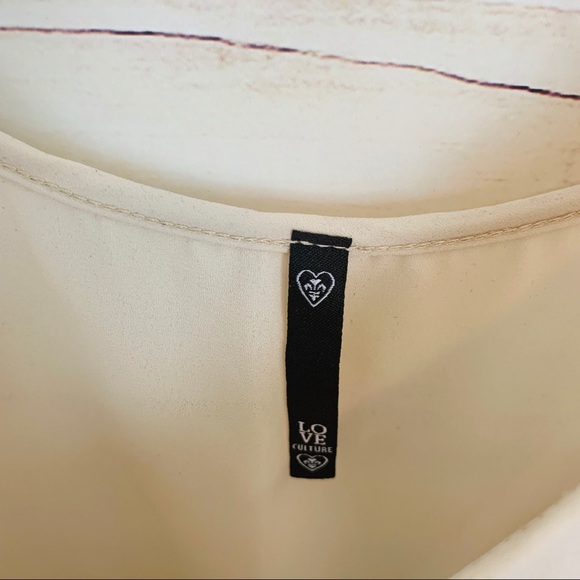 Love culture neutral lace detailed camis… - Picture 3 of 5